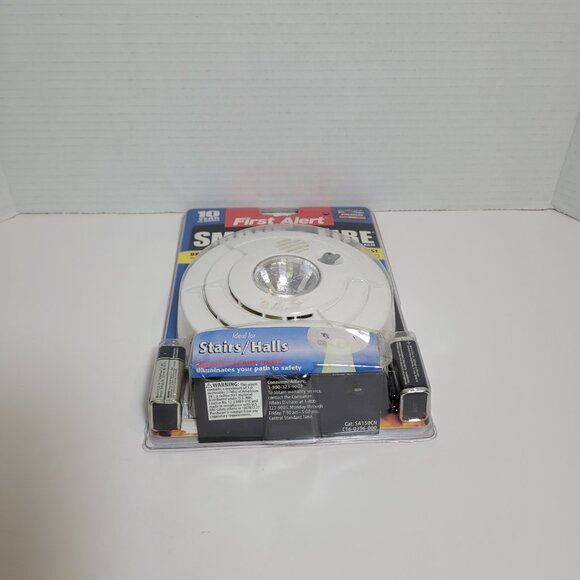 First Premium Smoke & Fire Alarm Model SA150B Bright Light And Sound New Sealed - Picture 5 of 7